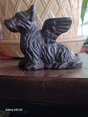 Small 2.5 Cast Iron Scottish Terrier with Wings Dog Figurine Paperweight